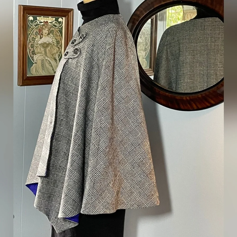 Handmade Herringbone Criss-Cross Cape - Picture 2 of 7